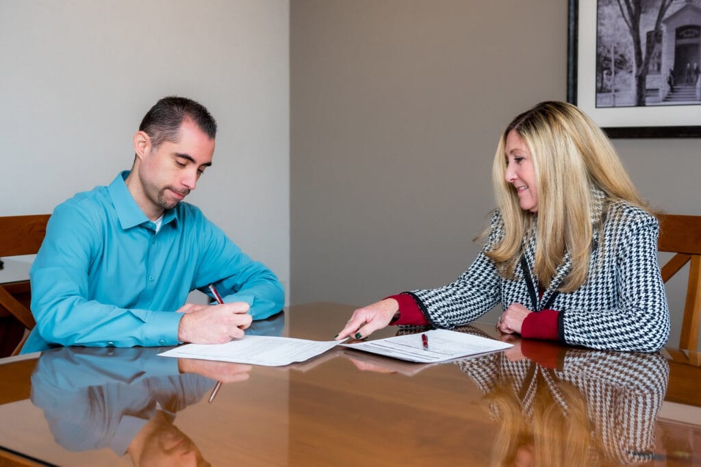 FNBN member meeting with a customer